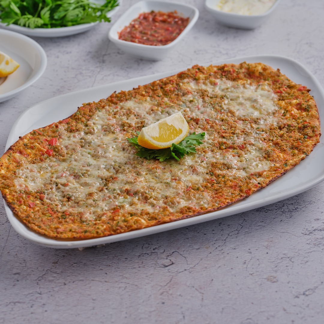 Kaşarlı Lahmacun