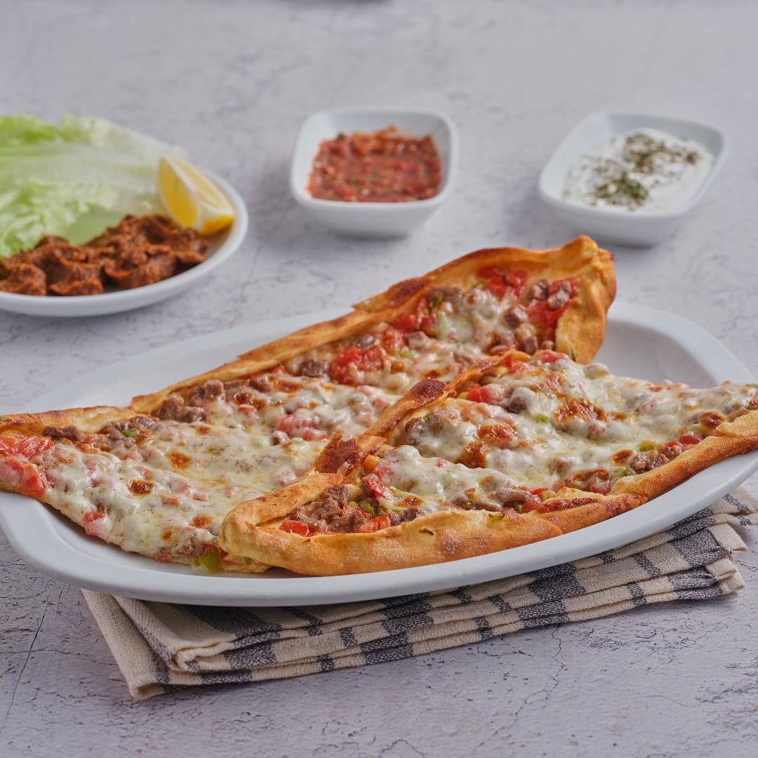 Kuşbaşılı & Kaşarlı Pide