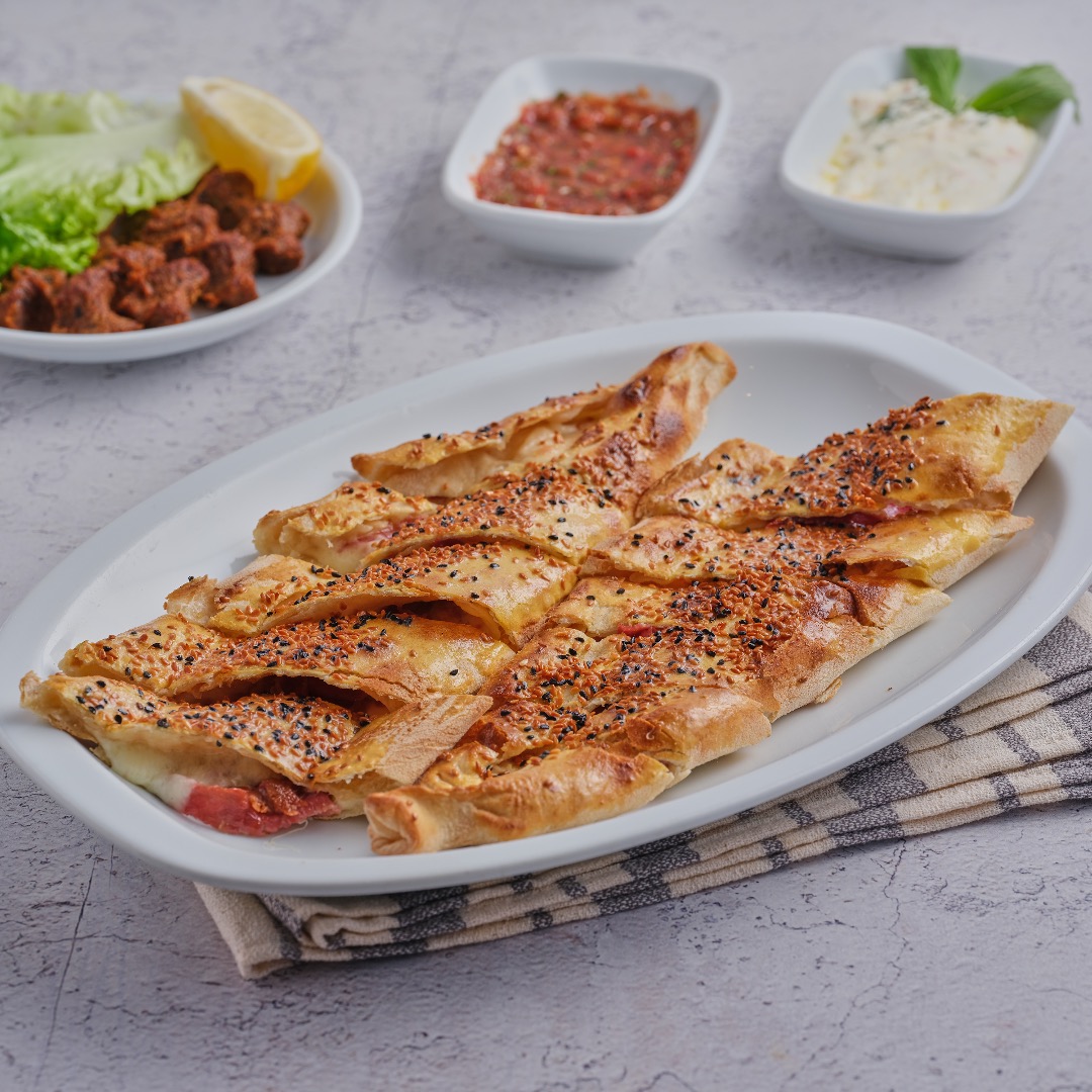 Sucuklu & Kaşarlı Pide